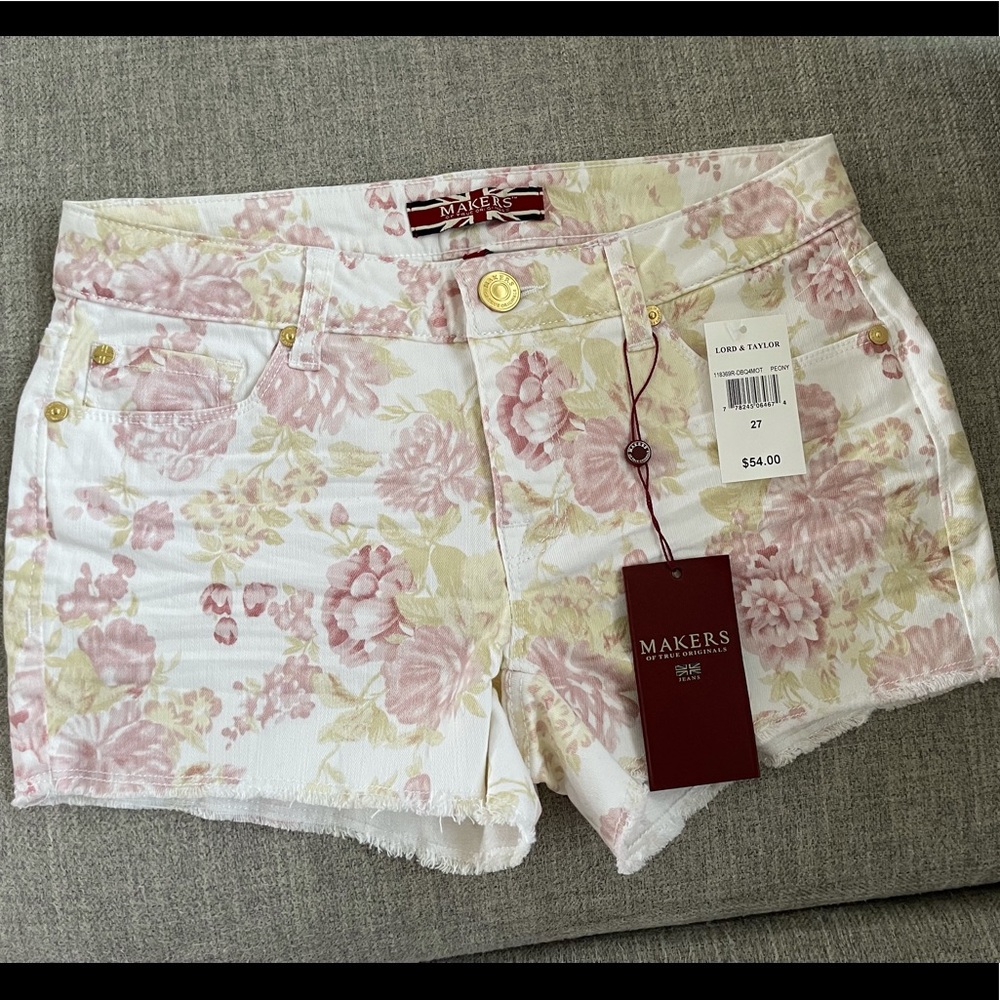 NWT Makers of true originals from lord and Taylor